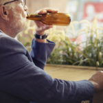 Fler äldre dör av orsaker kopplade till alkohol